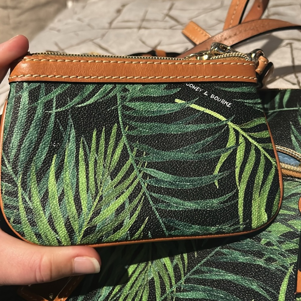 Dooney & Bourke Siesta SET Green Palm Print Crossbody Bag with Tan Trim - Picture 12 of 13